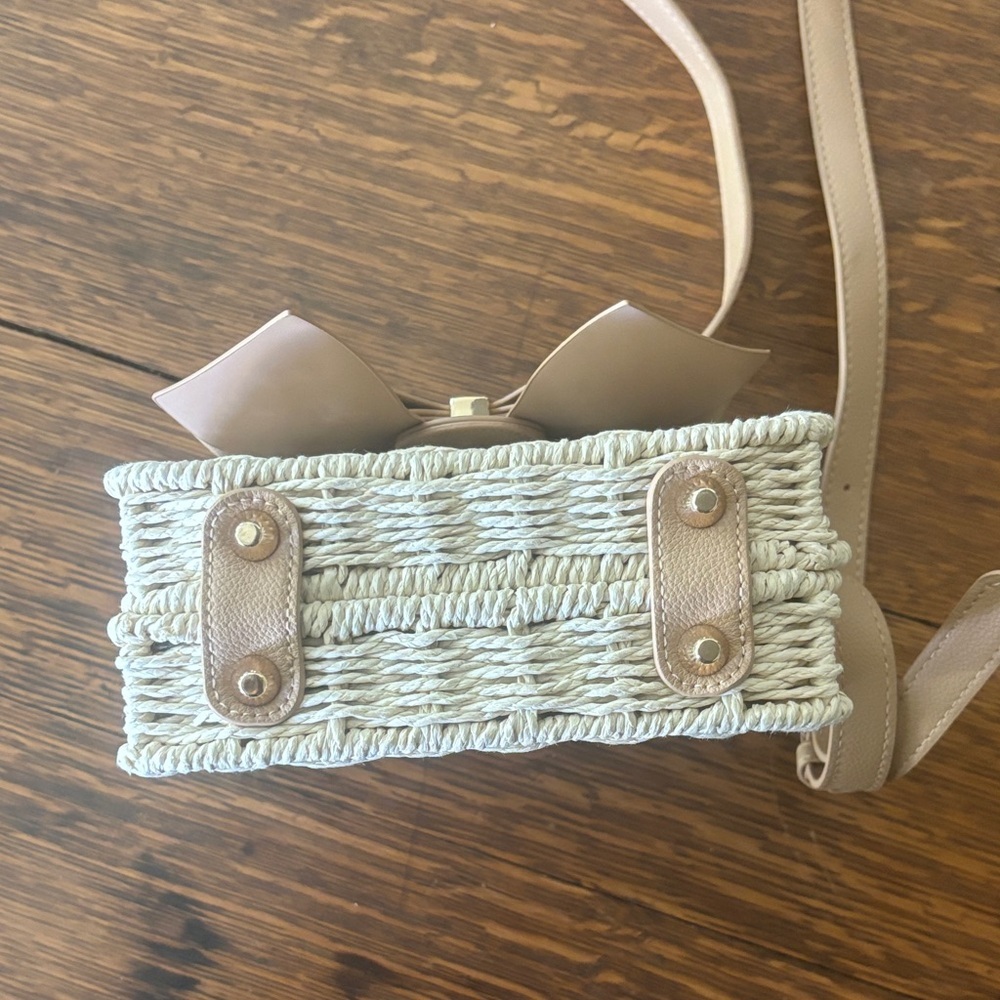 🌸 LIKE DREAMS Women’s Poppy Bowtie Straw Crossbody Bag 🌸 - Picture 4 of 8